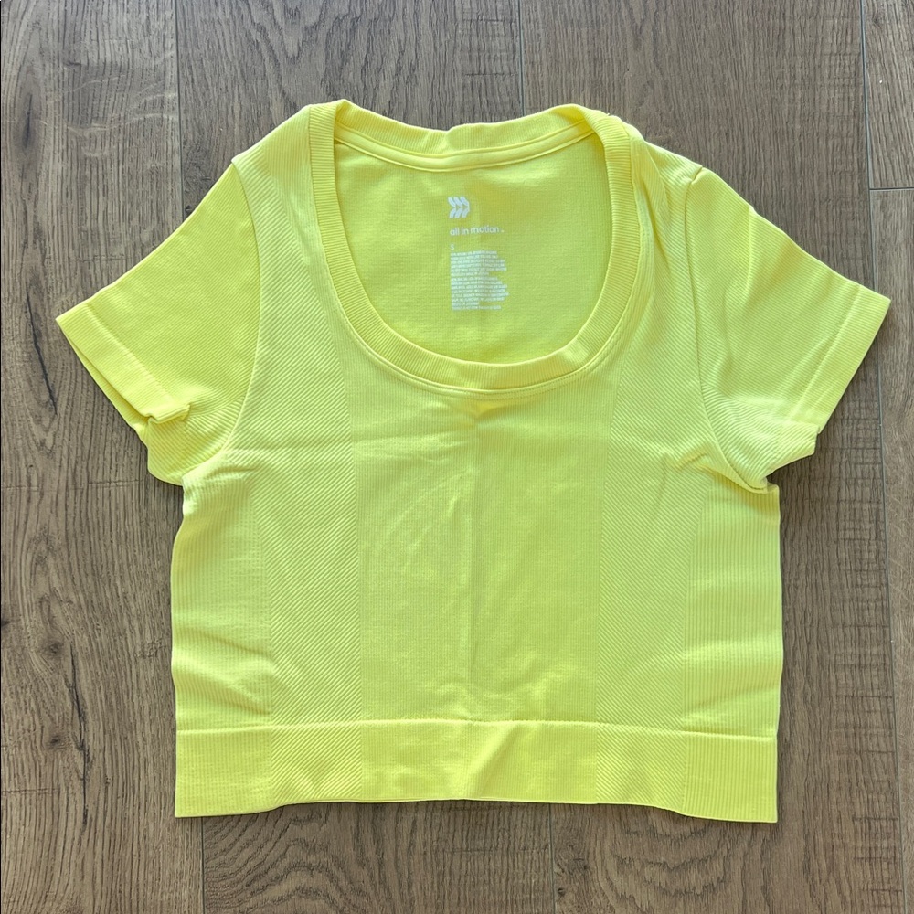 NWOT All in Motion Vibrant Yellow Crop Top Size S